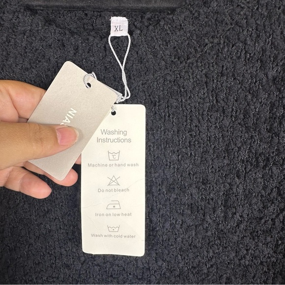 Niashot Black Women's Sweater Size XL - Picture 3 of 8